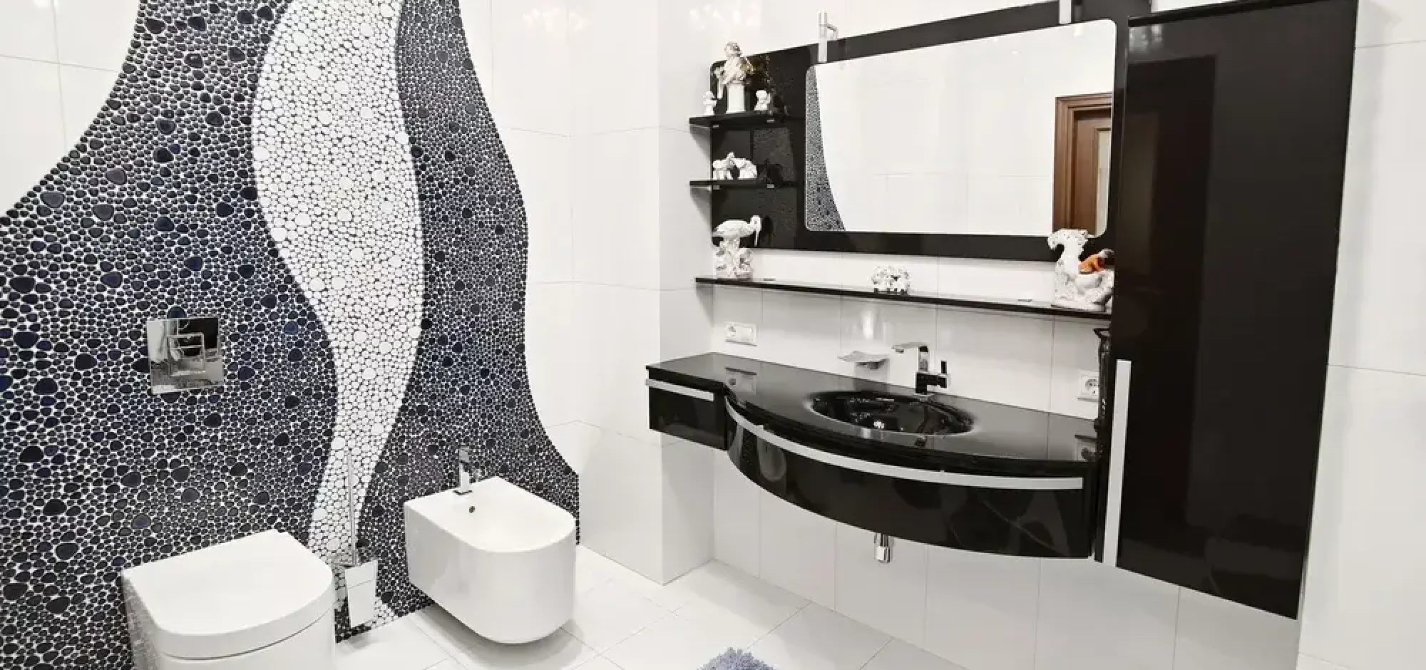 White Square Tile Bathroom 2 (1)